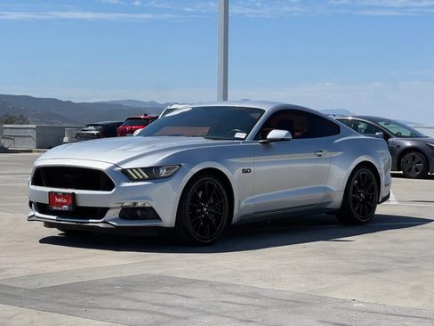 Used 2017 Ford Mustang GT Premium w/ Black Accent Package RWD image 6