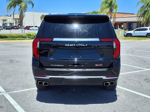 Used 2025 GMC Yukon XL Denali image 6