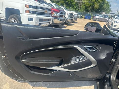 Used 2016 Chevrolet Camaro LT RWD image 36