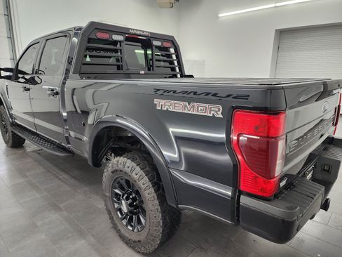Used 2022 Ford F250 Lariat w/ Tremor Off-Road Package AWD/4WD image 6