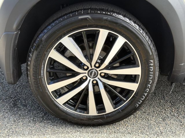 Certified 2024 Nissan Pathfinder Platinum w/ Cargo Package AWD/4WD image 12