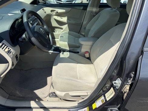 Used 2012 Toyota Corolla L FWD image 11