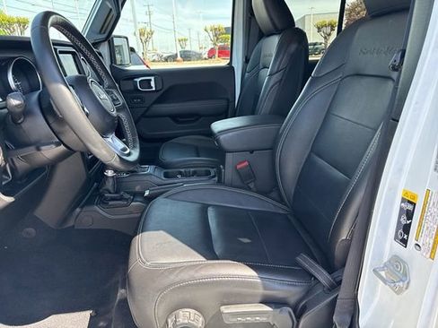Used 2022 Jeep Wrangler Unlimited Sahara w/ Cold Weather Group image 6