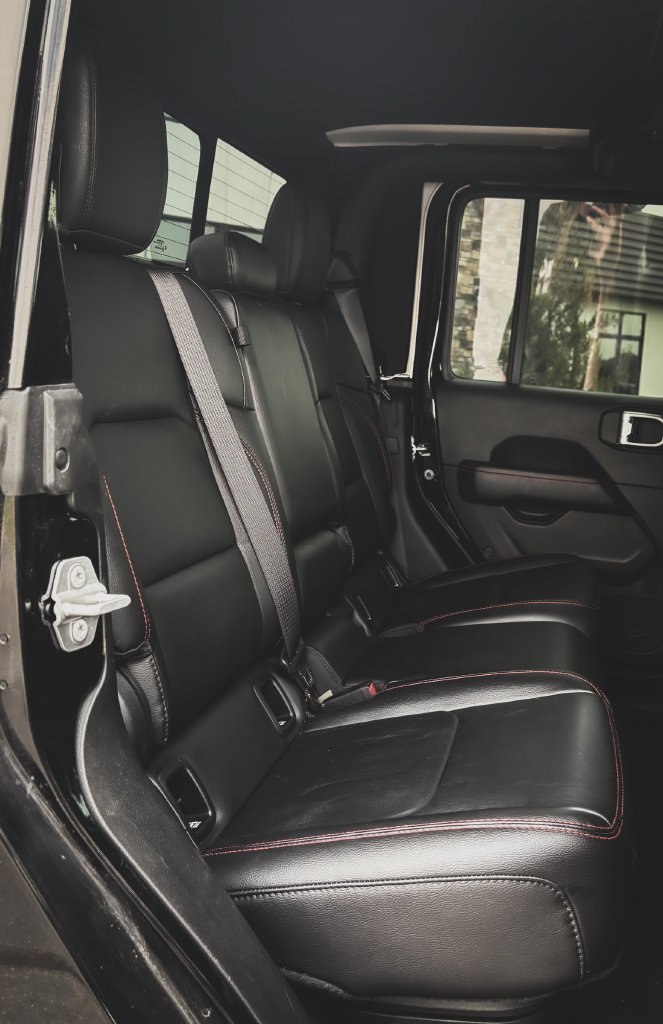 Used 2020 Jeep Gladiator Rubicon AWD/4WD image 32