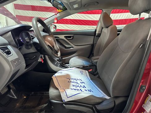 Used 2015 Hyundai Elantra SE image 9