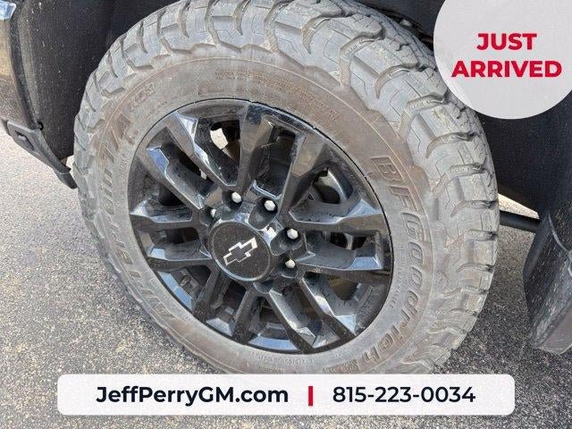 Used 2025 Chevrolet Silverado 2500 LTZ w/ LTZ Plus Package AWD/4WD image 13