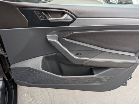 Used 2024 Volkswagen Jetta SE image 34