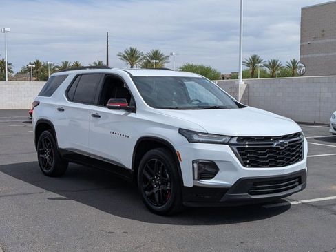 Certified 2023 Chevrolet Traverse Premier w/ Redline Edition image 3