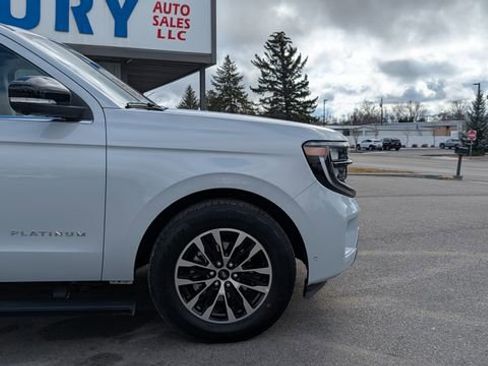 Used 2025 Ford Expedition Platinum AWD/4WD image 18
