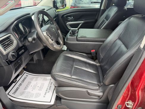 Used 2017 Nissan Titan SV RWD image 9