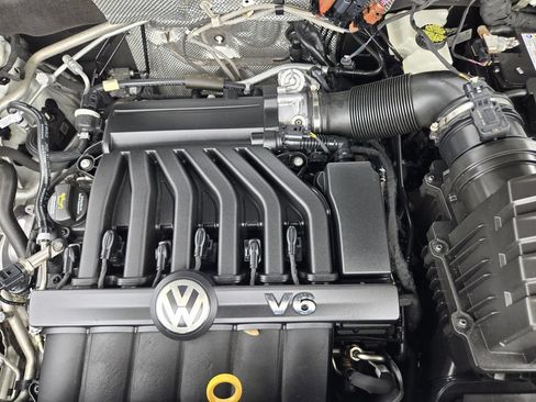 Used 2022 Volkswagen Atlas SEL R-Line AWD/4WD image 29