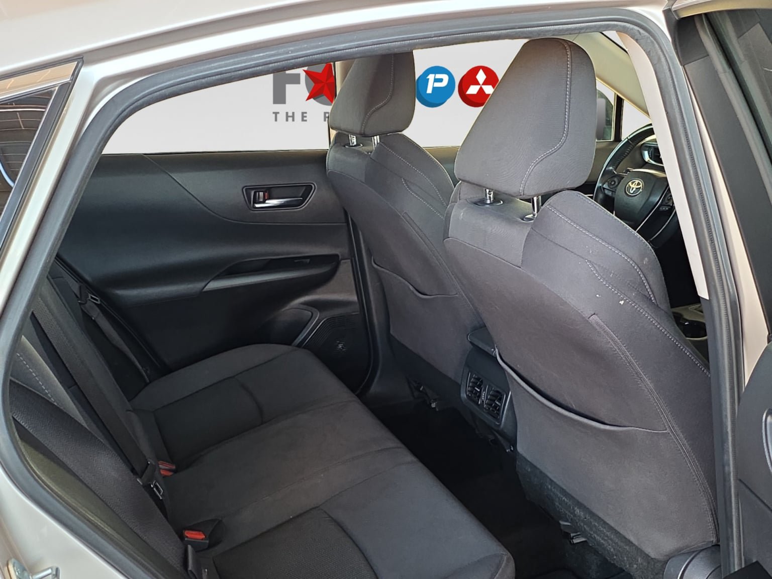 Used 2021 Toyota Venza LE AWD/4WD image 25