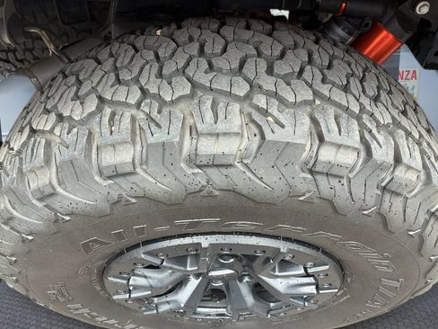 Used 2023 Ford F150 Raptor w/ Raptor 37 Performance Package AWD/4WD image 9