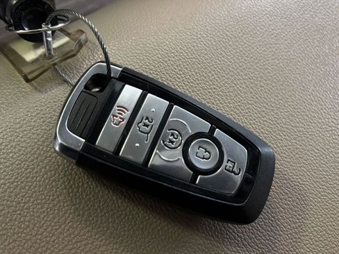 Used 2024 Ford Expedition Limited image 23