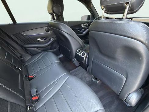 Used 2022 Mercedes-Benz GLC 300 4MATIC image 25