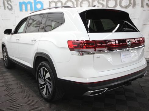 Used 2025 Volkswagen Atlas SE AWD/4WD image 4