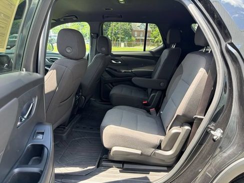 Used 2023 Chevrolet Traverse LT w/ LPO, Floor Liner Package AWD/4WD image 15