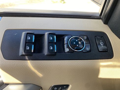 Used 2021 Ford F250 Lariat w/ Chrome Package image 26