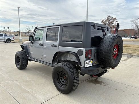 Used 2016 Jeep Wrangler Unlimited Rubicon image 12