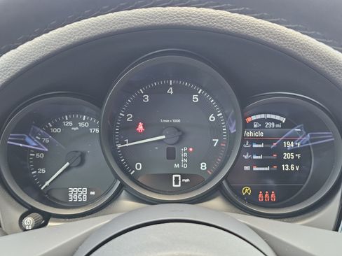 Certified 2026 Porsche Macan AWD/4WD image 16