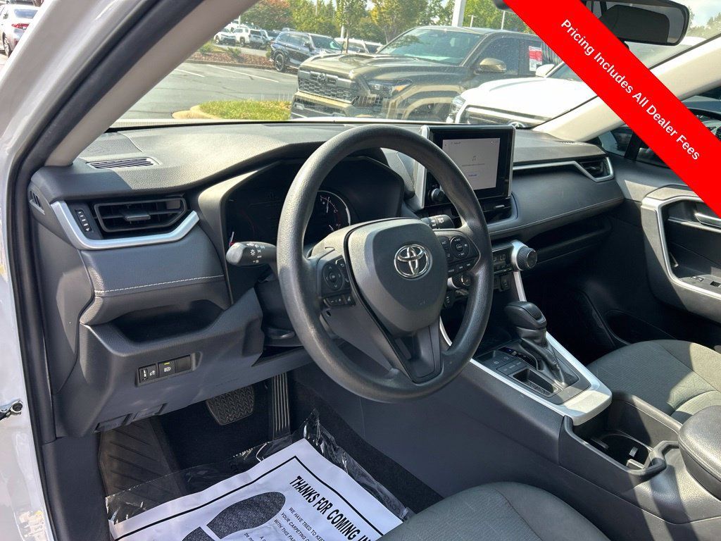 Used 2024 Toyota RAV4 XLE FWD image 3