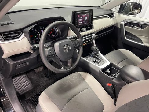 Used 2021 Toyota RAV4 XLE AWD/4WD image 21