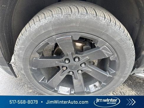 Used 2019 GMC Yukon SLE w/ Convenience Package AWD/4WD image 3