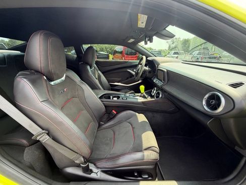 Used 2019 Chevrolet Camaro ZL1 RWD image 19
