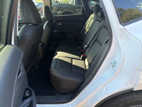 Used 2025 Nissan Murano SL AWD/4WD image 13