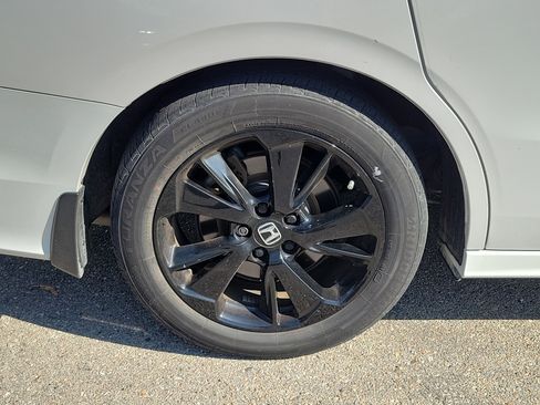 Used 2023 Honda Odyssey Sport image 9