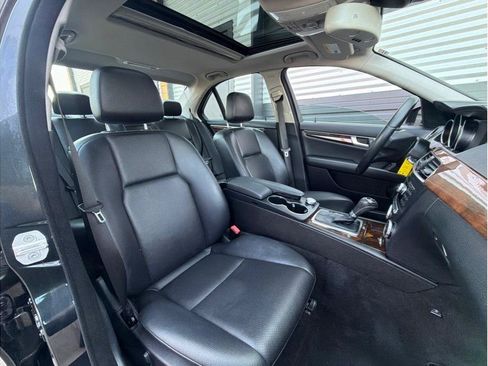 Used 2014 Mercedes-Benz C 300 4MATIC Sedan image 4