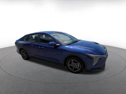 Used 2025 Kia K4 FWD image 2