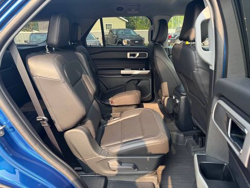 Certified 2021 Ford Explorer XLT w/ Equipment Group 202A AWD/4WD image 32