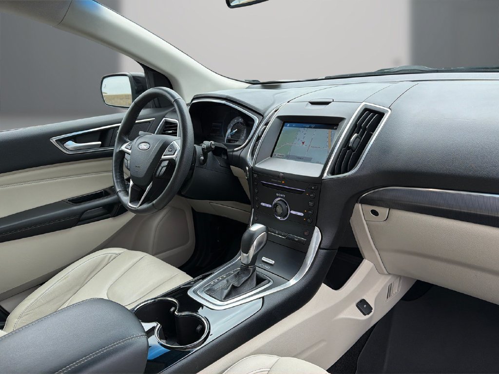 Used 2016 Ford Edge Titanium w/ Technology Package FWD image 16