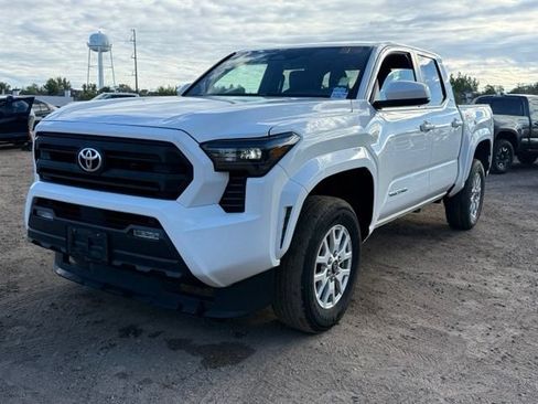 Used 2024 Toyota Tacoma SR5 AWD/4WD image 1