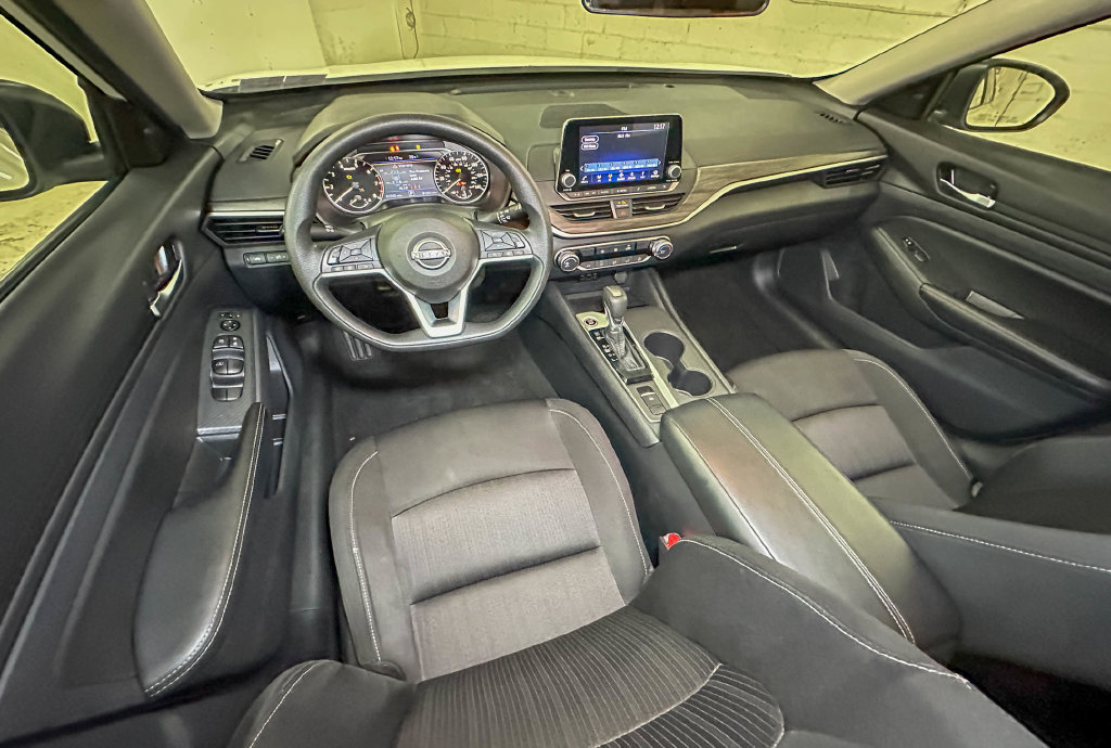 Used 2025 Nissan Altima 2.5 SV AWD/4WD image 12