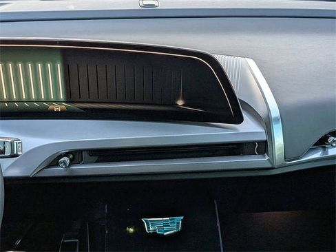 New 2026 Cadillac Vistiq Luxury image 18