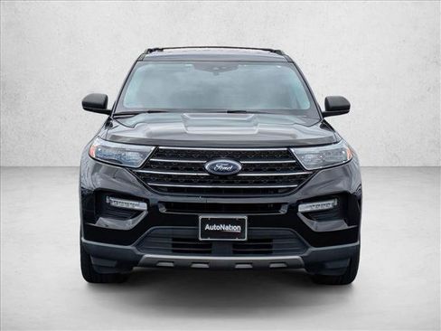 Used 2020 Ford Explorer XLT w/ Equipment Group 202A AWD/4WD image 2