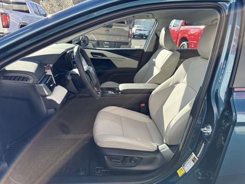 Used 2026 Toyota Camry XLE AWD/4WD image 10