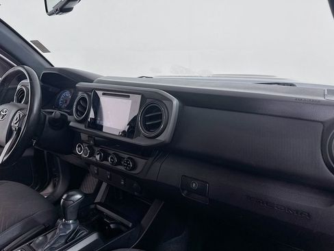 Used 2016 Toyota Tacoma TRD Sport w/ Towing Package image 27