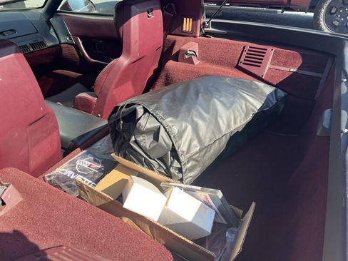 Used 1993 Chevrolet Corvette Coupe RWD image 11