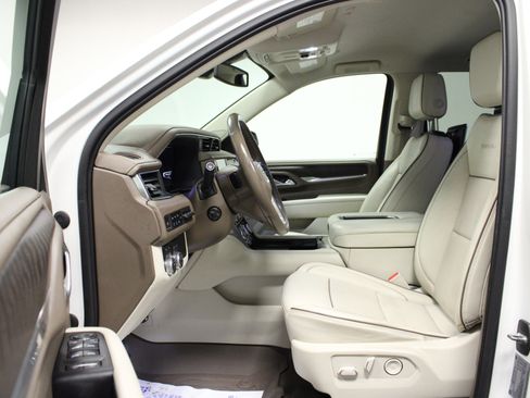 Used 2022 GMC Yukon Denali image 12