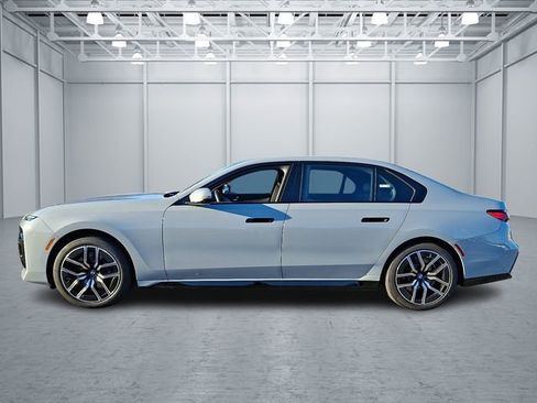 Certified 2025 BMW 740i xDrive image 7