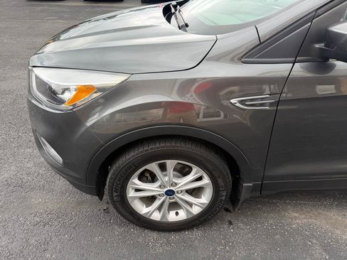 Used 2019 Ford Escape SE FWD image 11