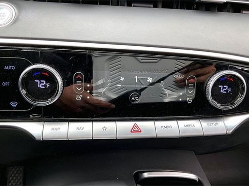 Used 2023 Genesis GV70 2.5T image 15