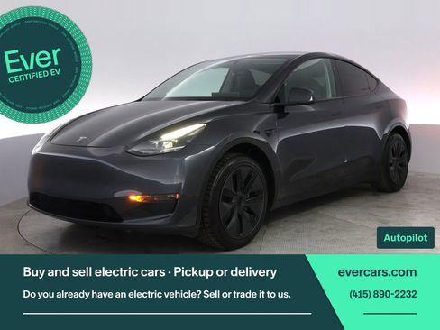 Used 2025 Tesla Model Y Long Range image 1