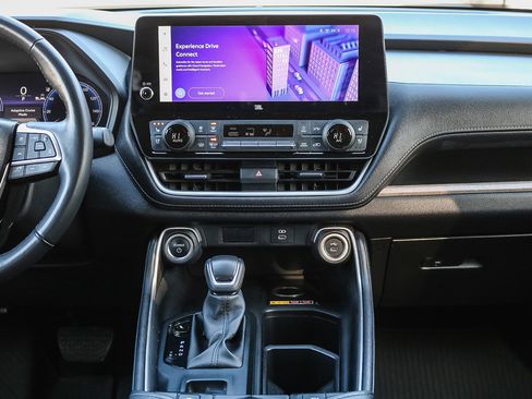 Used 2024 Toyota Grand Highlander AWD Hybrid image 13