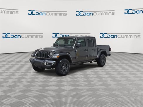 New 2026 Jeep Gladiator Sport image 5