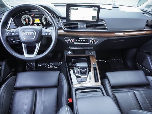 Used 2023 Audi Q5 e Prestige w/ Prestige Package image 18
