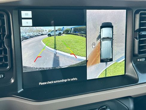 Used 2022 Ford Bronco Wildtrak image 15